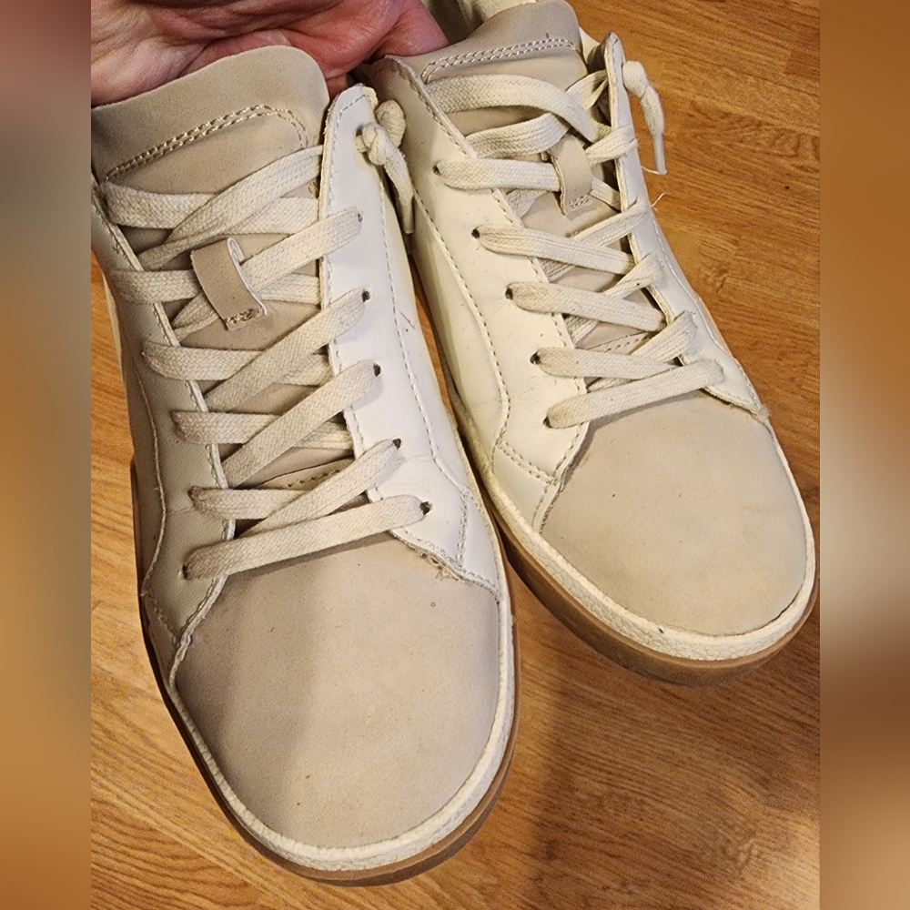 Dolce Vita Harryson Cream White Sneakers Casual Shoes Womens Size 8.5